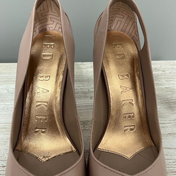 Ted Baker Leather Cut Out High Heel Court Shoe - Picture 4 of 5